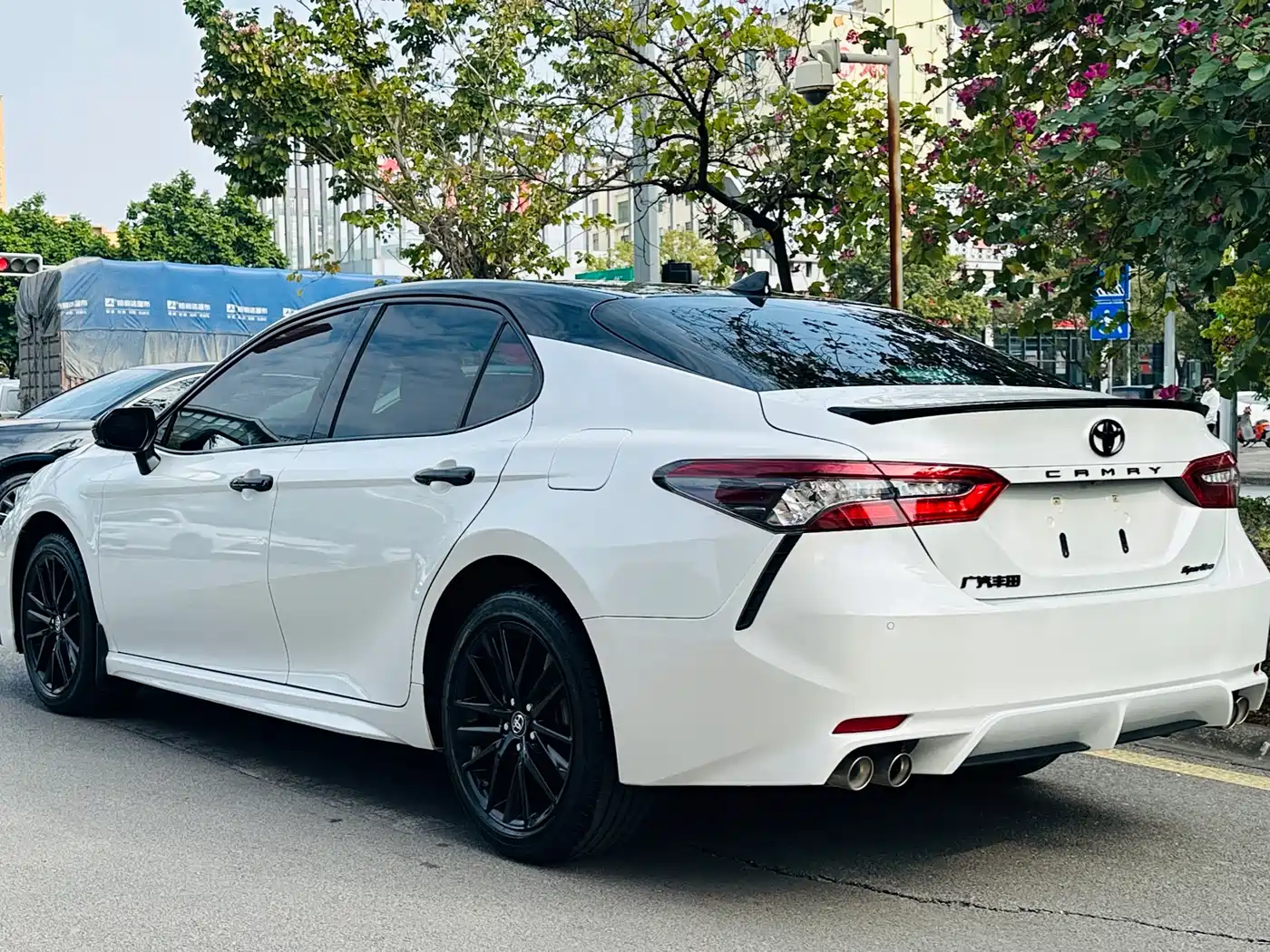 Toyota Camry 2022 2.0S Knight Edition фото 5