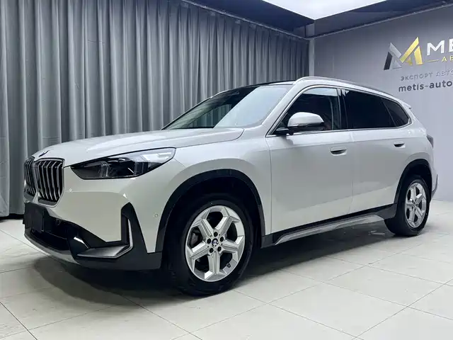 BMW X1 sDrive20Li, X Дизайн-пакет