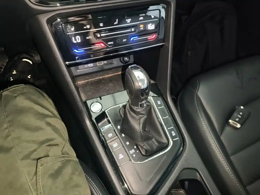 VOLKSWAGEN TUYUE