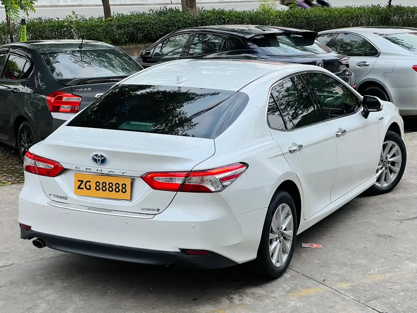 Toyota Camry 2021 Hybrid 2.5HGVP Leading Edition фото 5