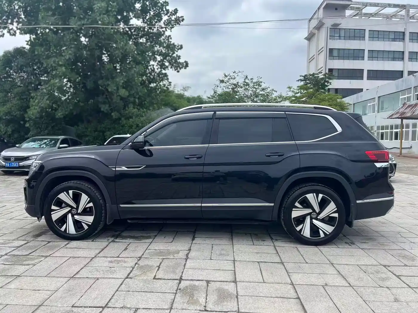 Volkswagen Teramont 2023 530 V6 AWD Premium Luxury Edition фото 4