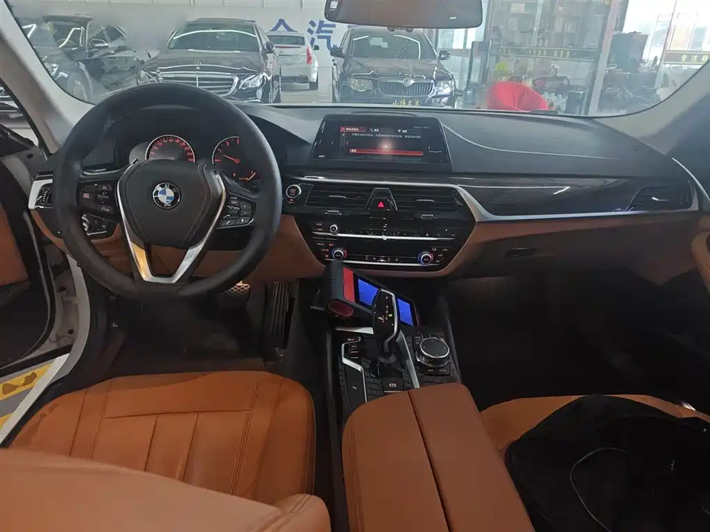 BMW 5 Series 2018 528Li Launch Special Edition фото 6
