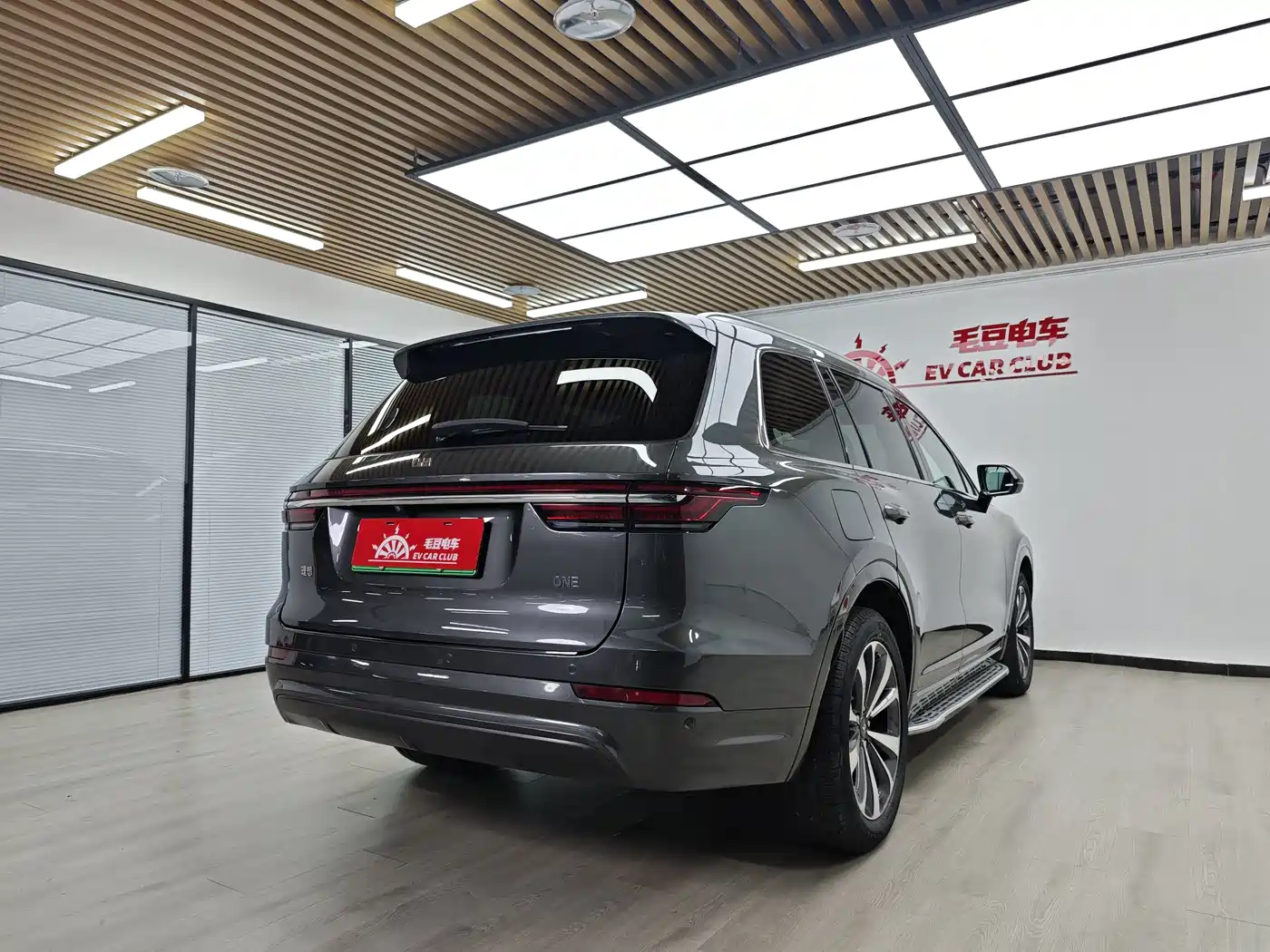 Фото 4 - Li Auto Li ONE