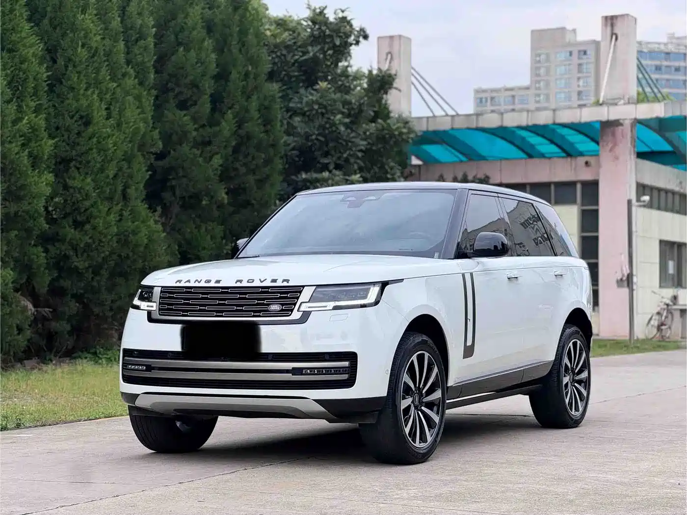 Land Rover Range Rover 2023 3.0 L6 360PS Golden Age Edition