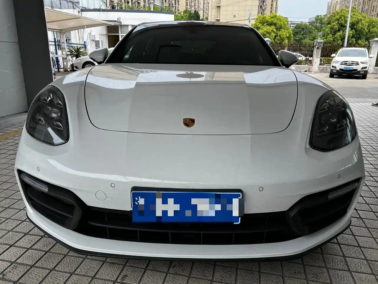 Porsche Panamera 2023 Panamera Executive Long Wheelbase Platinum Edition 2.9T фото 2