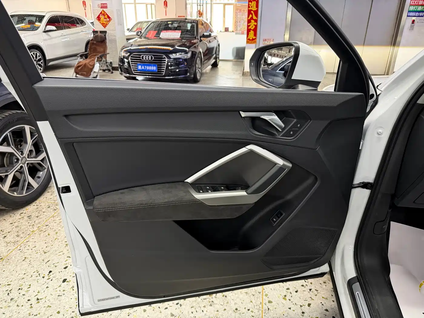 Audi Q3 2022 35 TFSI Fashion Dynamic фото 7