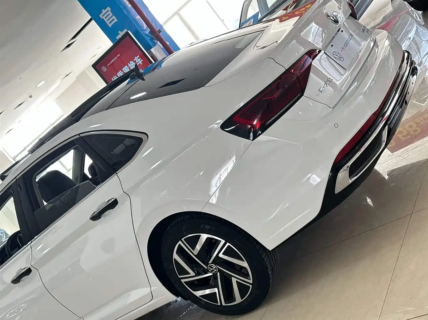 Volkswagen Sagitar 2023 280TSI DSG Beyond Lite фото 24