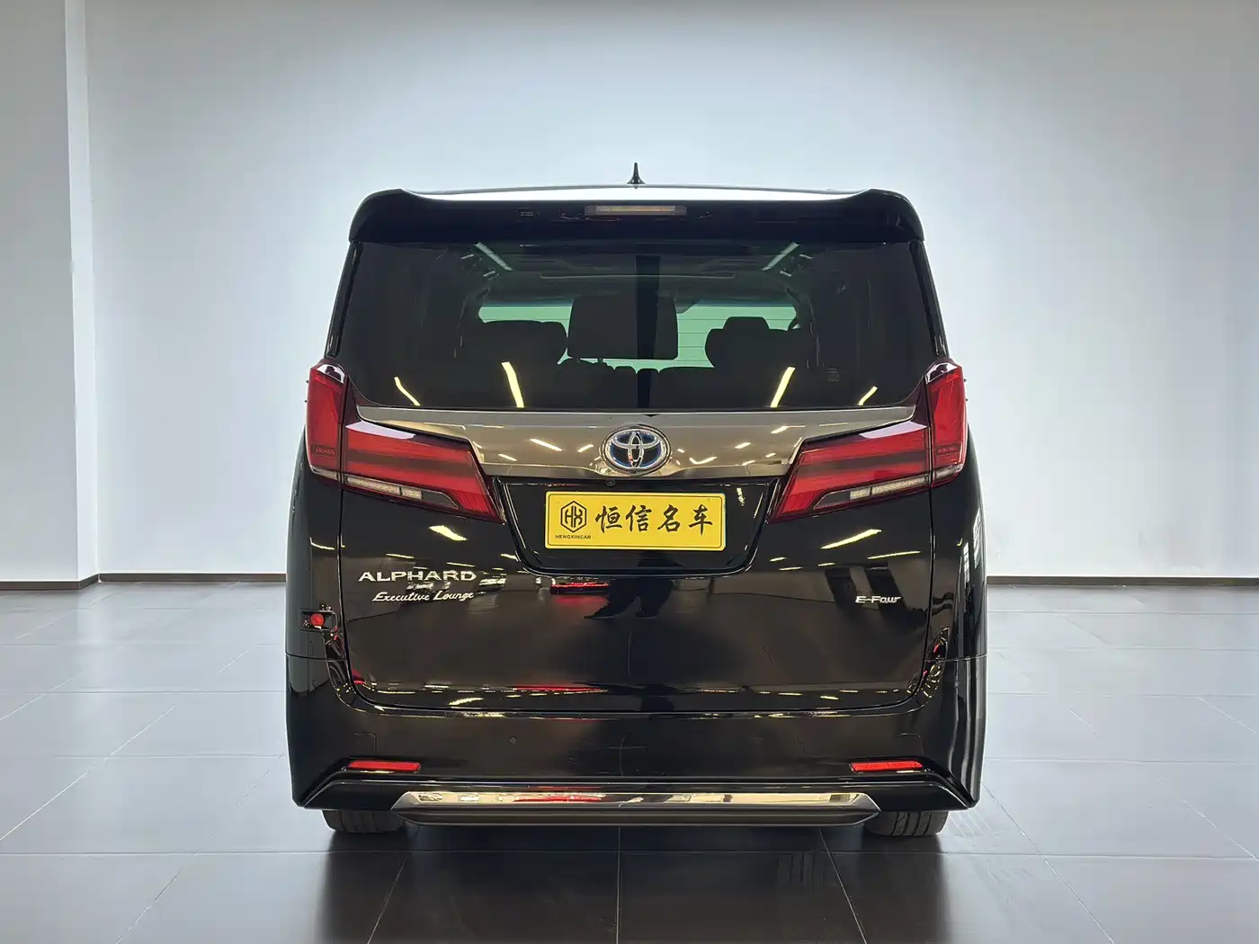 Toyota Alphard 2021 Hybrid 2.5L Ultimate фото 4