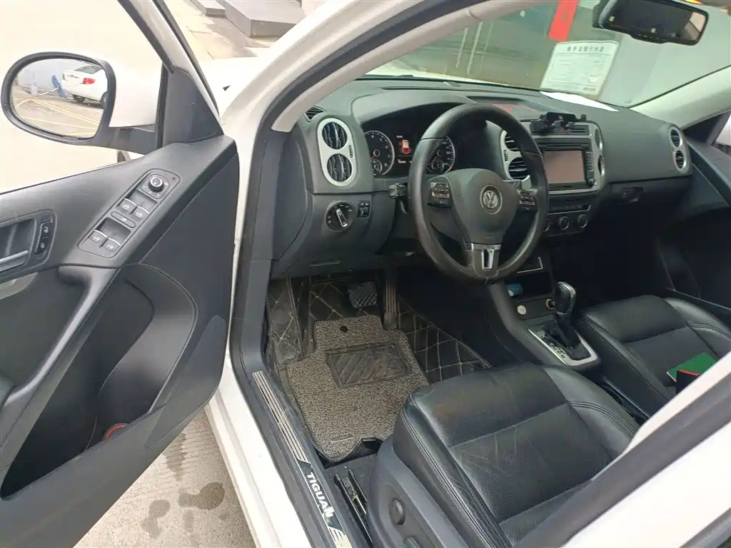 Volkswagen Tiguan 2015 1.8TSI Automatic 4WD Highline фото 16