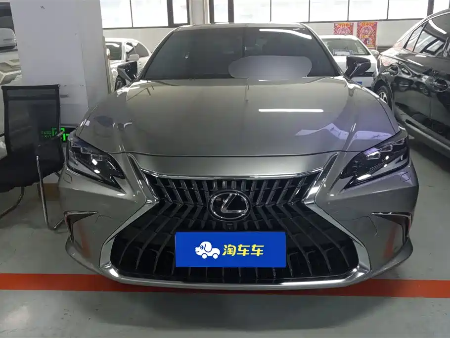 Lexus ES 2022 300h Ultimate Edition фото 2