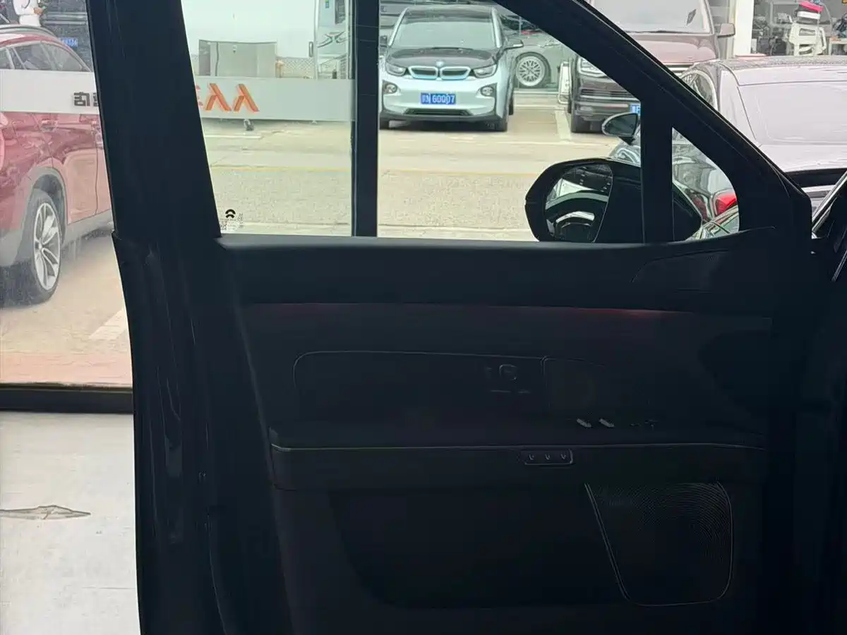 NIO ES8 2025 2025 Model 6-Seat Executive Luxury Edition