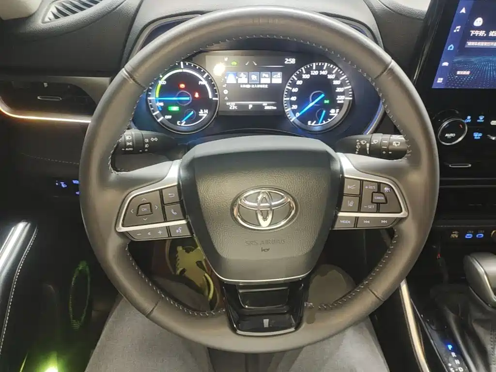 Toyota Highlander 2023 2022 Model Dual Engine 2.5L 4WD Premium Edition 7-Seater
