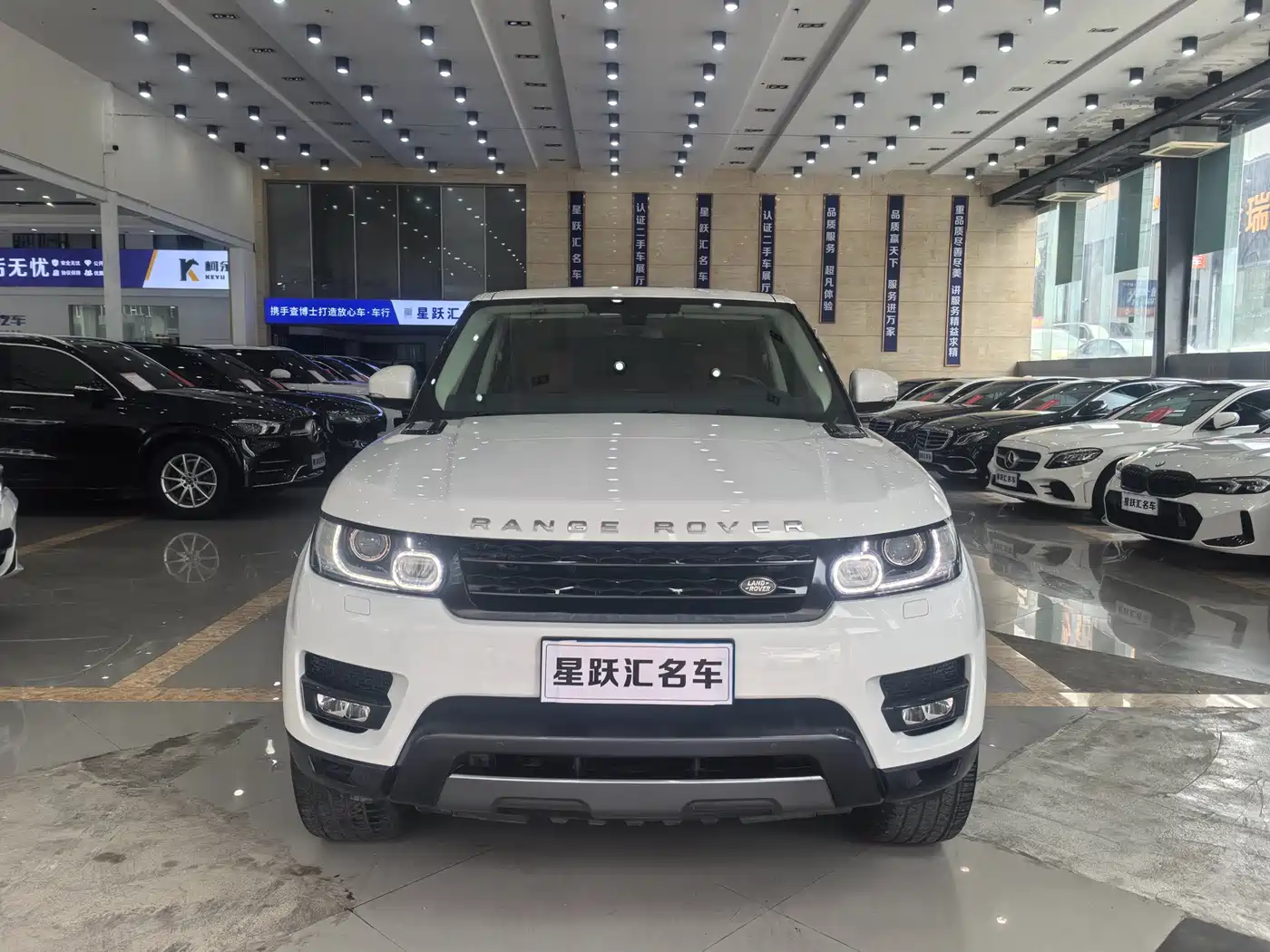 Land Rover Range Rover Sport 2016 Model 3.0 SDV6 HSE DYNAMIC фото 2