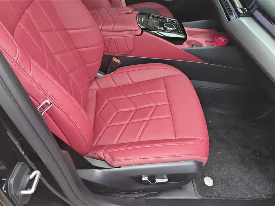 BMW 5 Series 2025 525Li M Sport Package фото 8