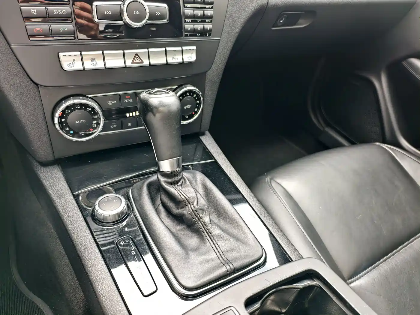 صورة 22 - Mercedes-Benz C-Class AMG