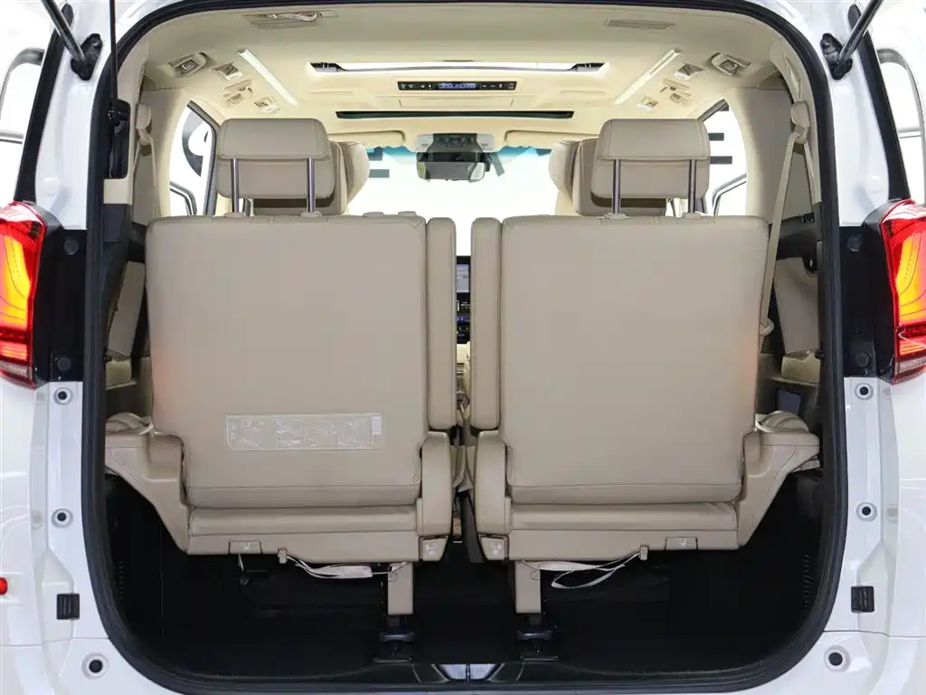 Toyota Alphard 2021 Hybrid 2.5L Premium фото 12