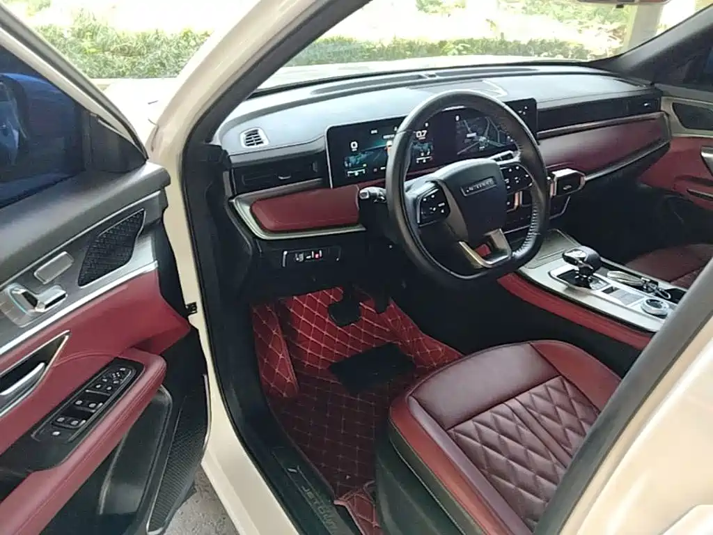 Jetour X70 PLUS 2025 2024 Champion Edition 1.5T DCT Champion MAX 7-Seater
