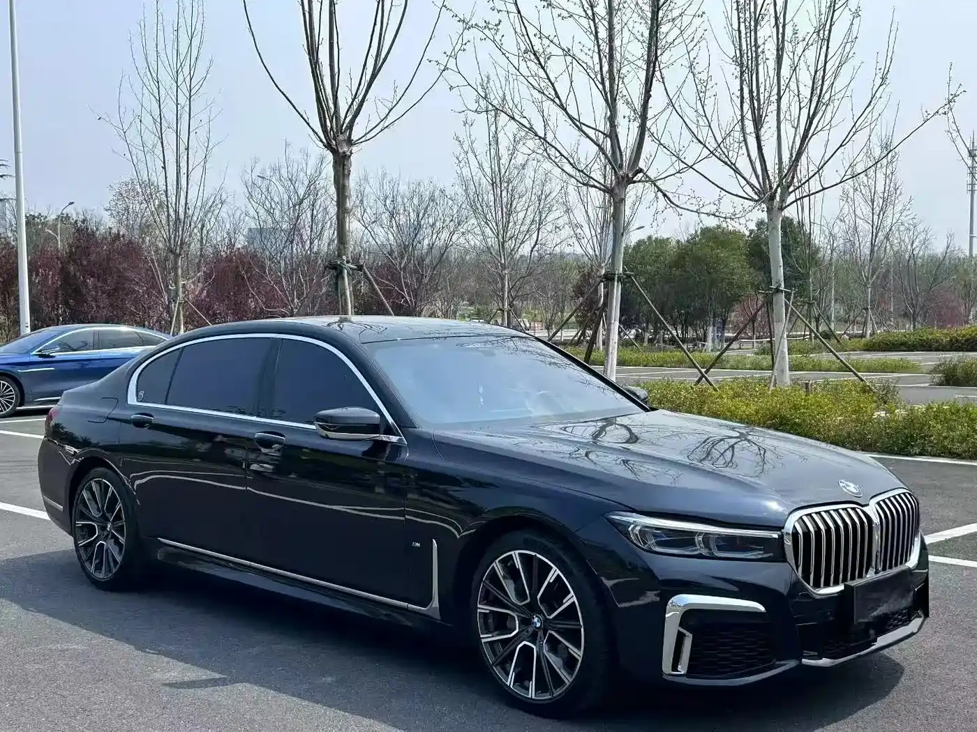 Photo 2 - BMW 7 Series