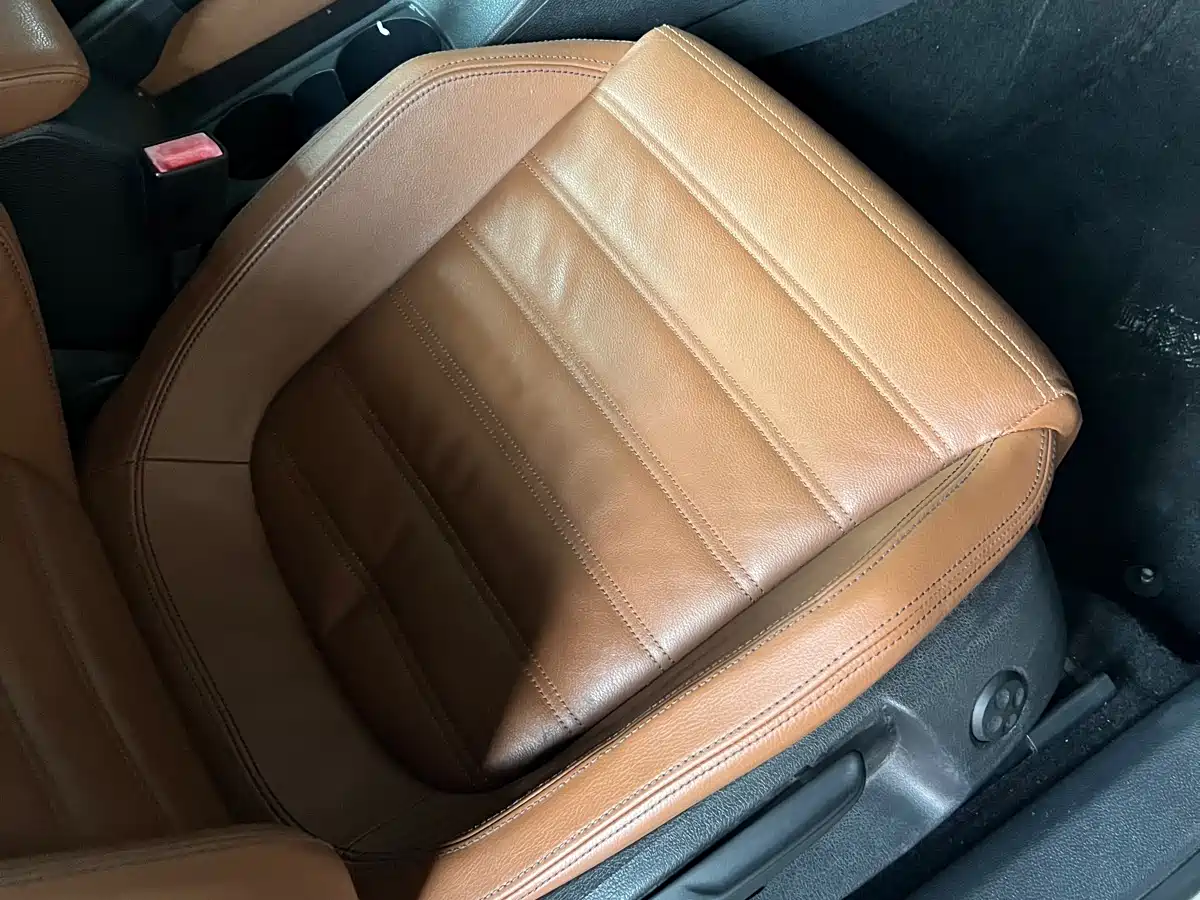 Volkswagen Scirocco 2011 2.0TSI Luxury фото 7