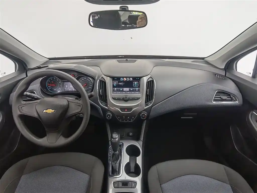 Chevrolet Cruze 2018 320 Automatic Pioneer Sunroof Edition фото 5