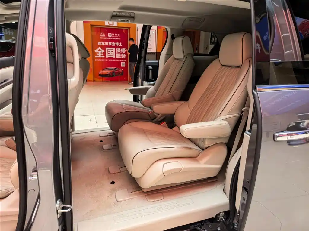 Buick GL8 2021 Land Business Class 652T Luxury фото 6