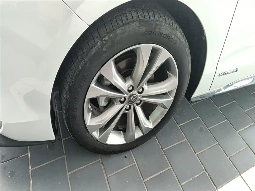 Toyota Sienna 2021 2.5L Hybrid Platinum Edition фото 23
