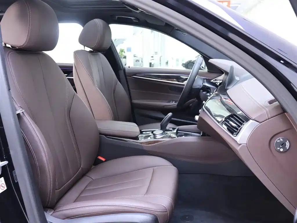 BMW 5 Series 2020 525Li M Sport Package фото 20