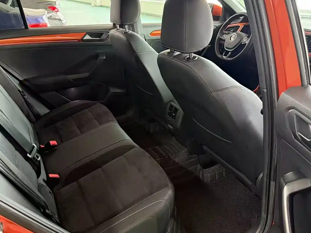 Volkswagen T-ROC 2019 280TSI DSG 2WD Luxury Type China VI фото 7