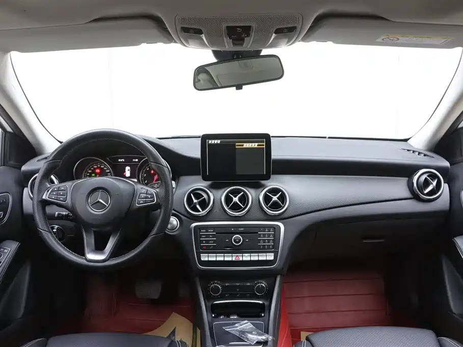 Mercedes-Benz GLA 2017 GLA 220 4MATIC Fashion фото 21