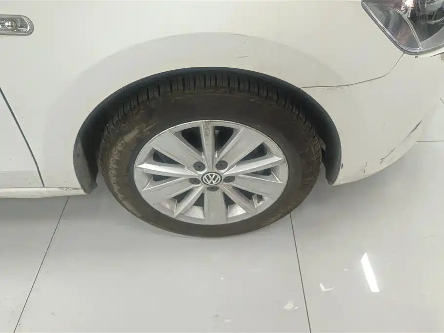 Volkswagen Jetta 2015 1.6L Auto Comfort фото 6