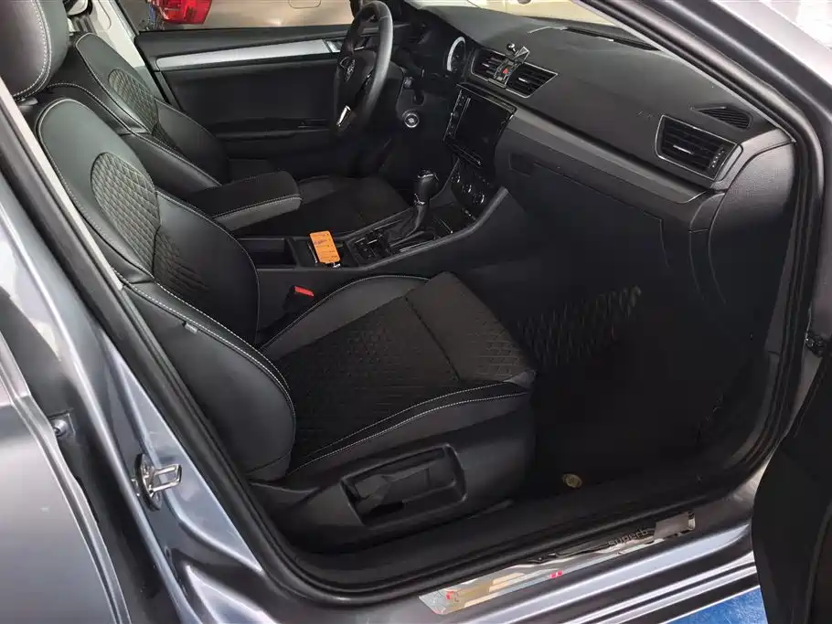 Škoda Superb 2018 TSI280 DSG Comfort (China V) фото 8