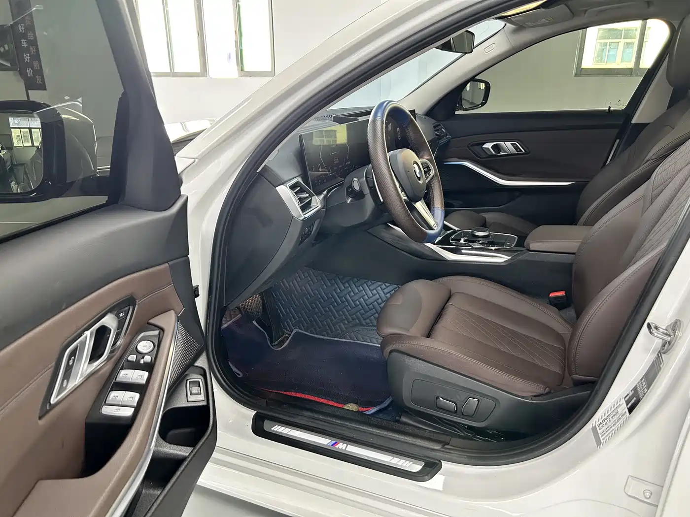 BMW 3 Series 2024 325Li M Sport Package фото 8