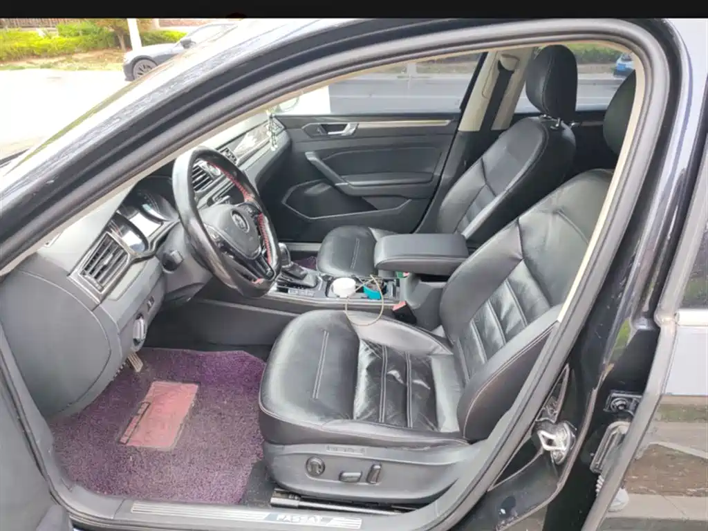 Volkswagen Passat 2016 330TSI DSG Executive Edition фото 13