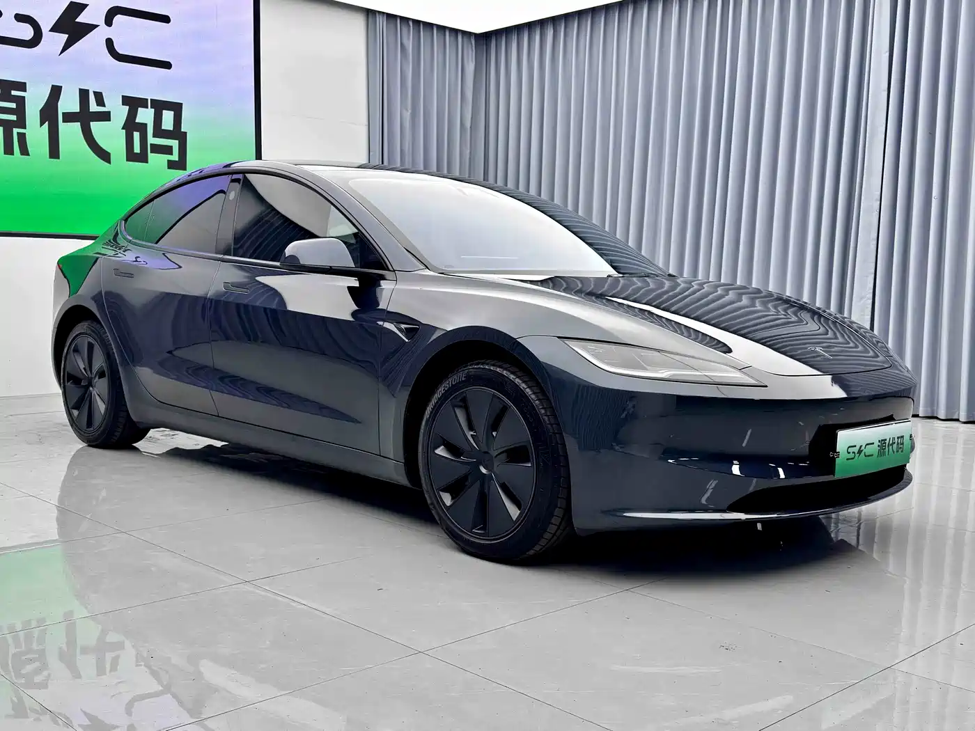 Photo 6 - Tesla Model 3
