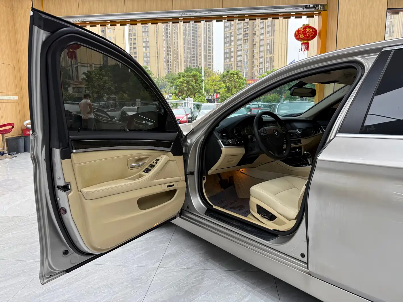 BMW 5 Series 2013 530Li Luxury фото 10
