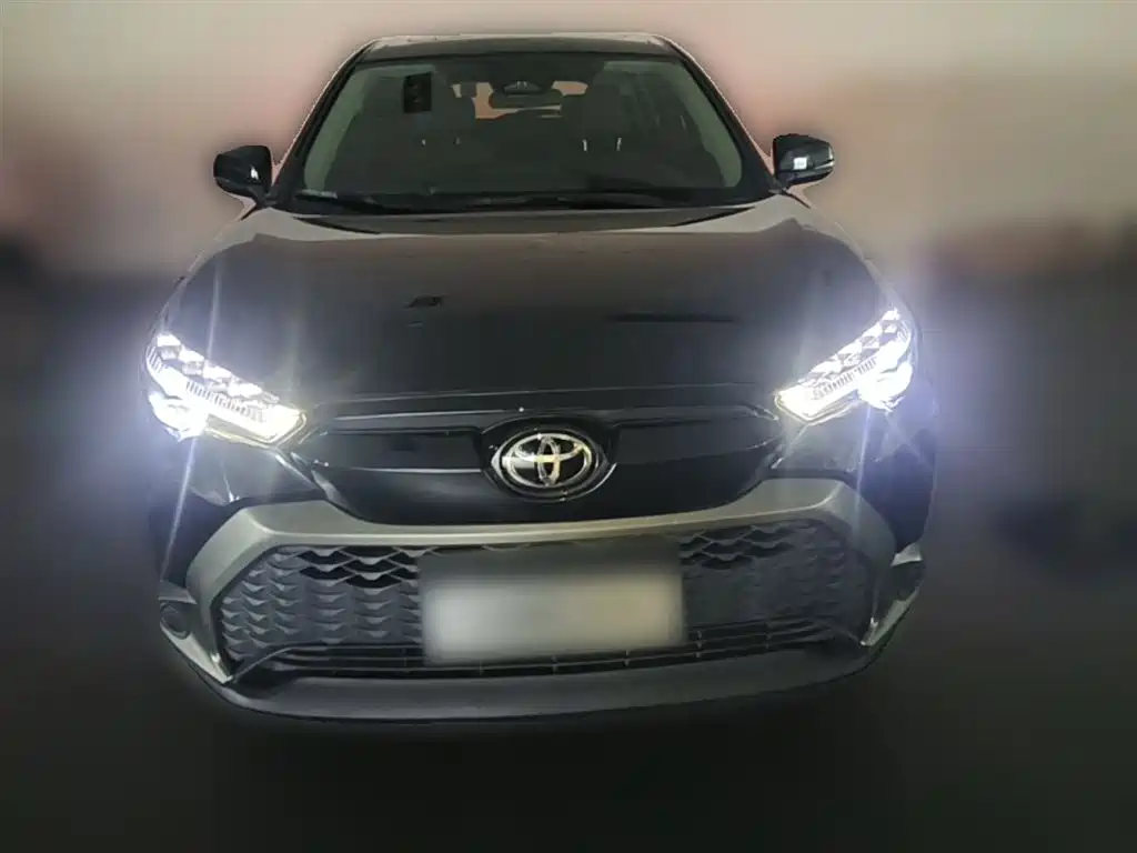 Toyota Frontlander 2023 2.0L CVT Luxury Edition фото 5