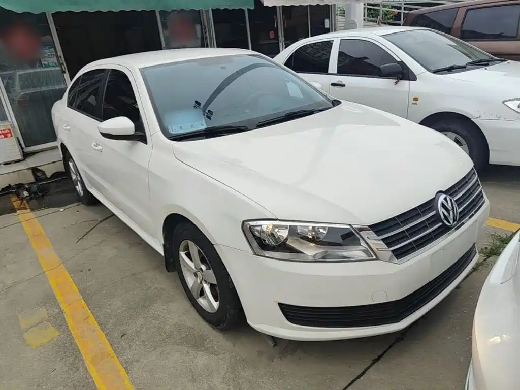 Volkswagen Lavida 2013 Facelift Classic 1.6L Automatic Trend фото 4