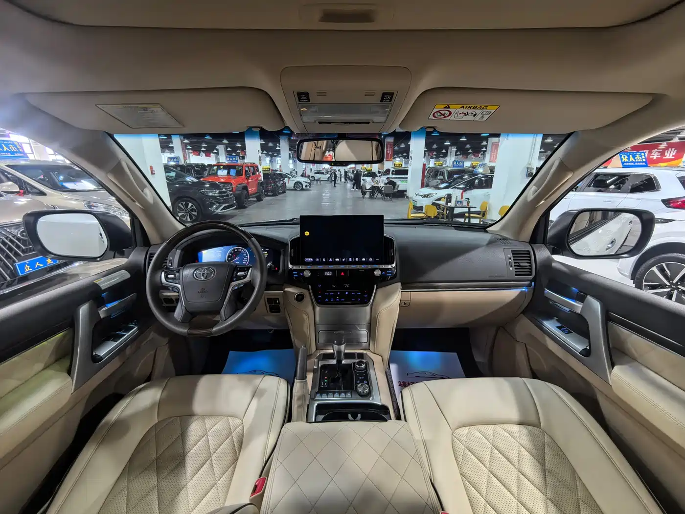 Toyota Land Cruiser (Import) 2015 4.6L V8 Middle East Limited Edition фото 9