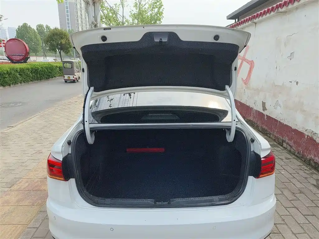Volkswagen Bora 2019 1.5L Auto Fashion Model фото 19