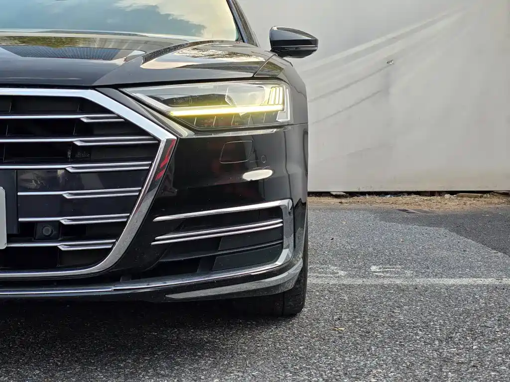Фото 6 - Audi A8