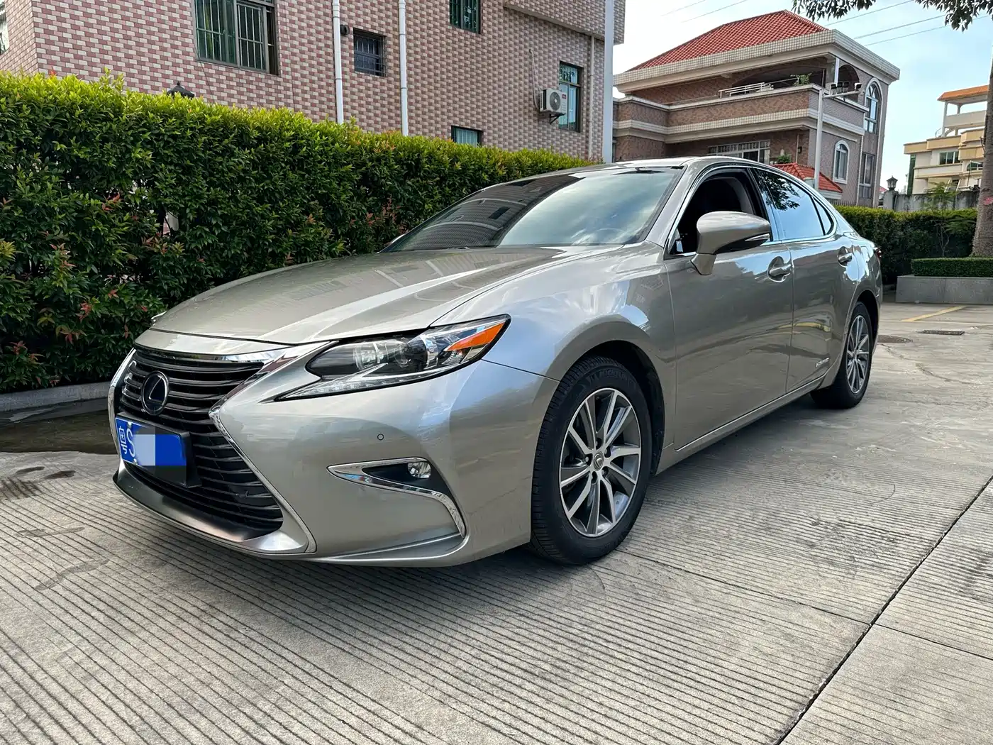 Lexus Lexus ES 2017 300h Mark Levinson Comfort Edition