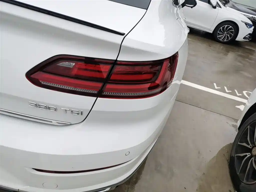 Volkswagen FAW-Volkswagen CC 2024 380TSI Eye-catching Public Sharing Edition фото 8