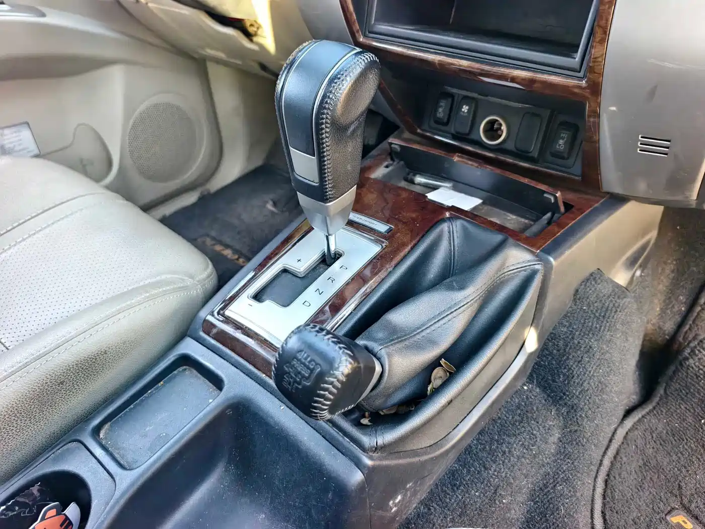 Mitsubishi Pajero Sport 2013 3.0L Automatic 4WD Flagship фото 15