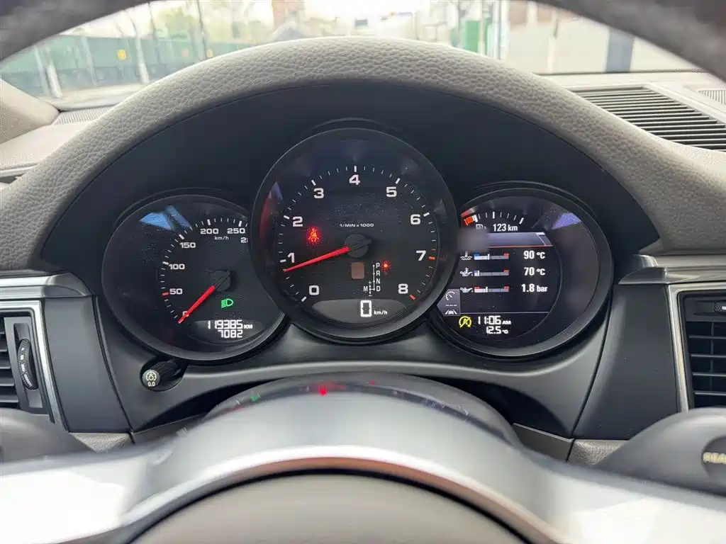 Porsche Macan 2017 Macan 2.0T фото 4