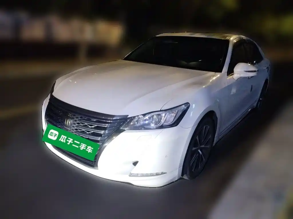 Toyota Crown 2018 2.0T Fashion Edition фото 2