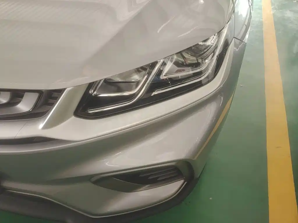 Фото 24 - Geely Coolray