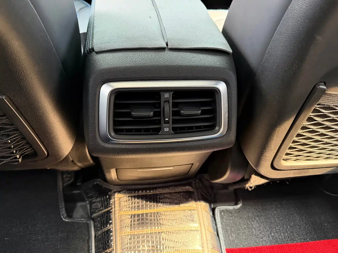 BAIC ORV Beijing Offroad BJ40 2023 2.0T Auto 4WD Urban Hunter Knight Edition фото 12