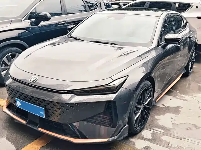 Changan UNI-V 1.5T, Премиум Спорт
