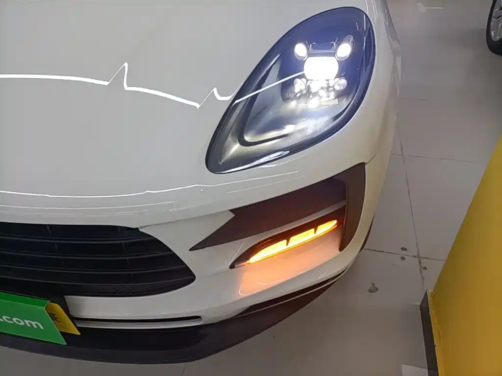 Porsche Macan 2021 Macan 2.0T фото 24