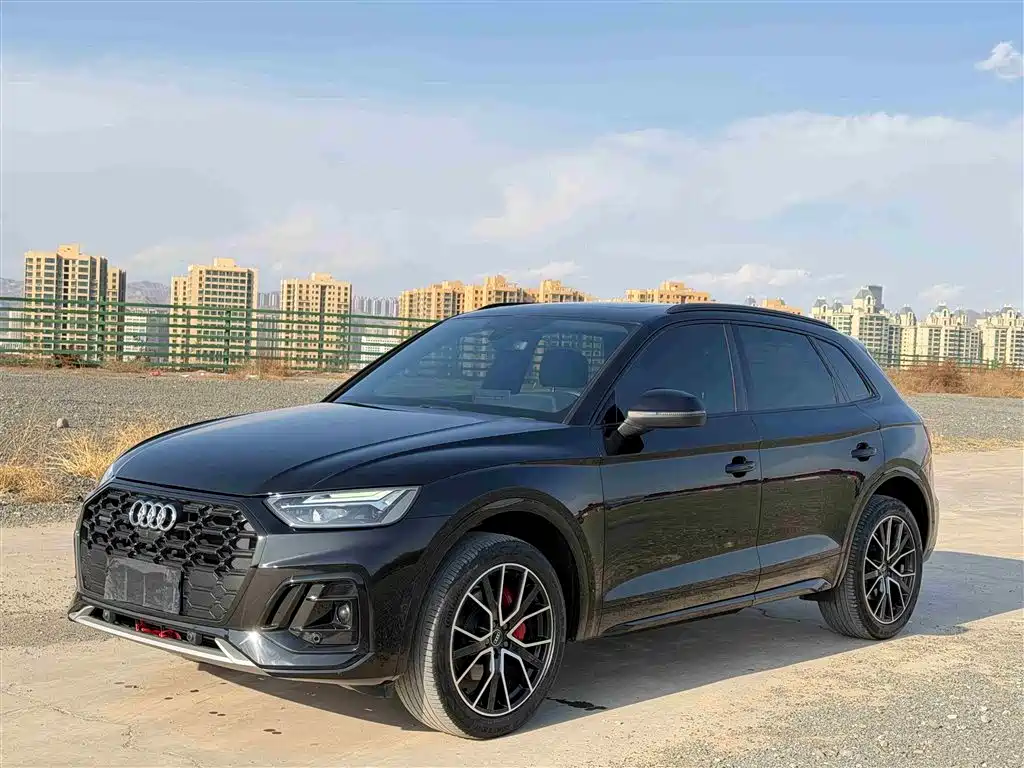 Audi Q5L 2024 Model 45 TFSI Luxury Dynamic